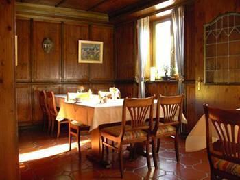 Historik Hotel Ochsen Tamm Екстериор снимка